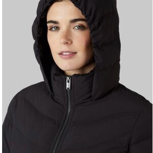 32 degrees Women's Classic Black Puffer Jacket with zipper & pockets size large